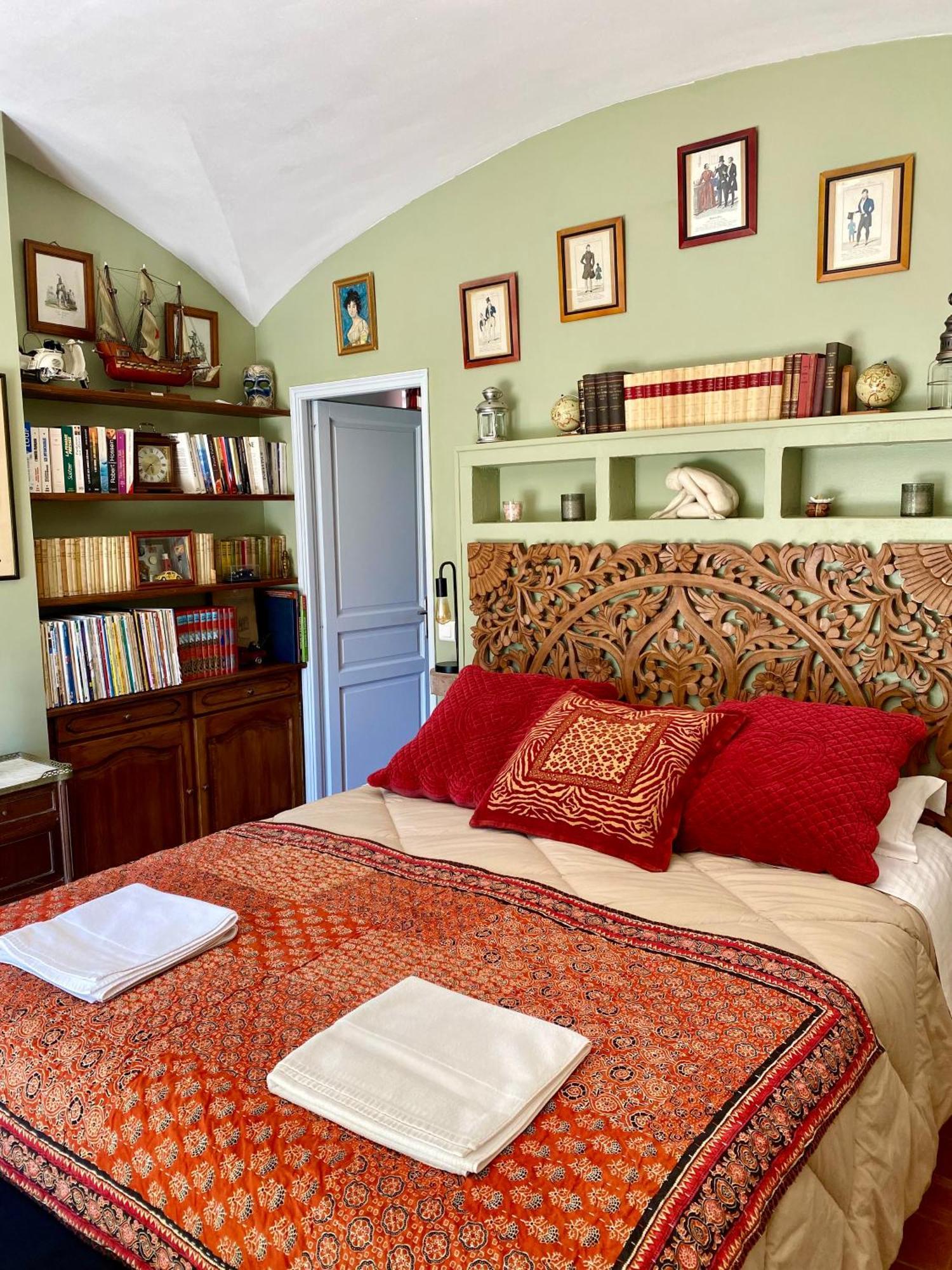 Domaine Du Commandeur Bed & Breakfast Mondragon Exterior foto